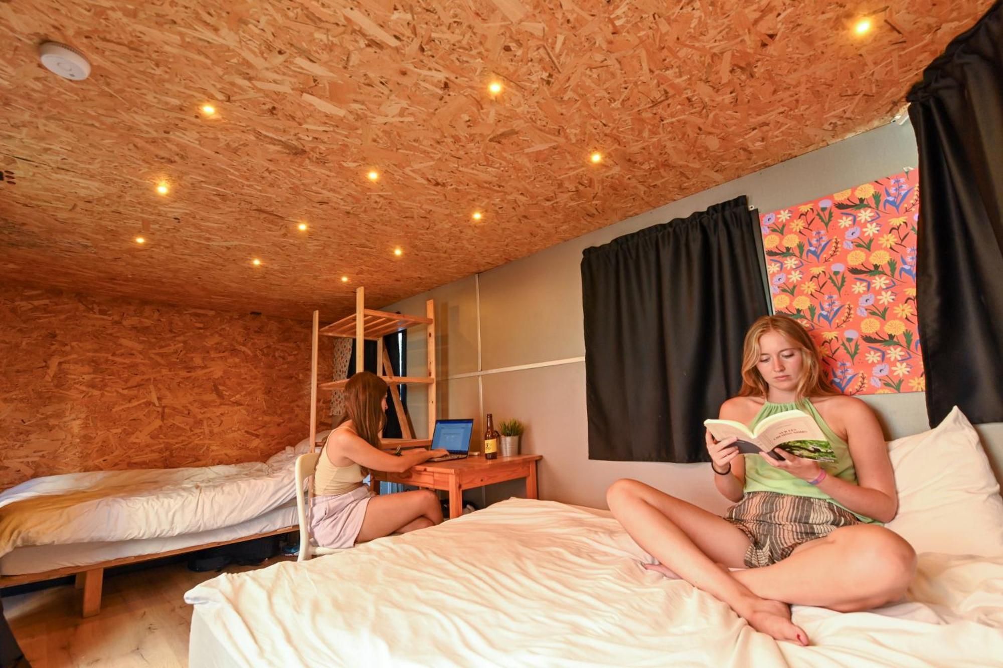 Caravan Hostel Tel Aviv By Roger Age 18-45 Luaran gambar