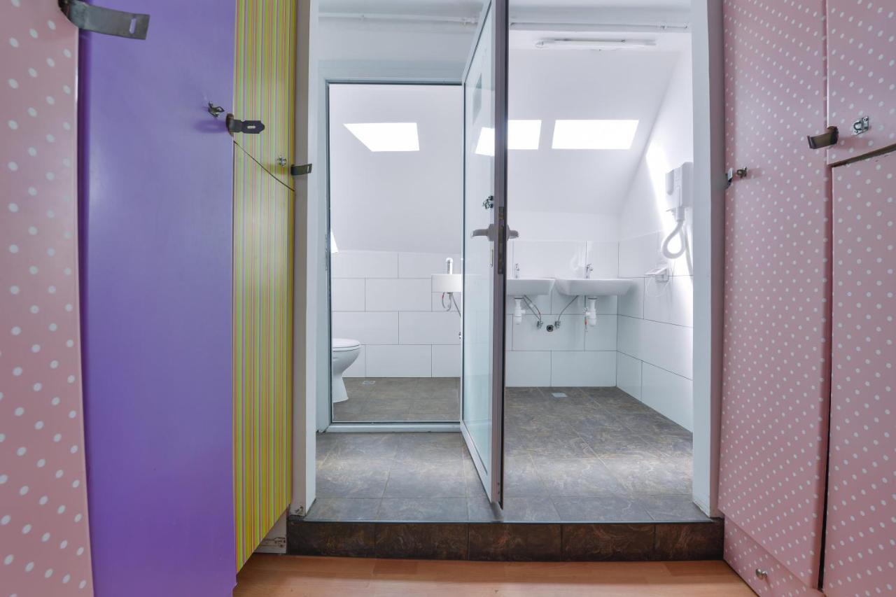 Caravan Hostel Tel Aviv By Roger Age 18-45 Luaran gambar